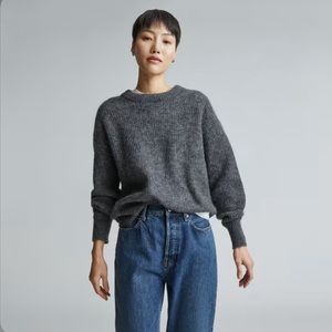 Everlane The Alpaca Crew in “Heathered Charcoal”- Size Small